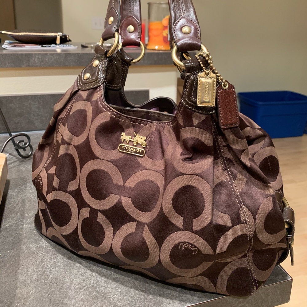 Coach Signature Madison OP Art Maggie Shoulder